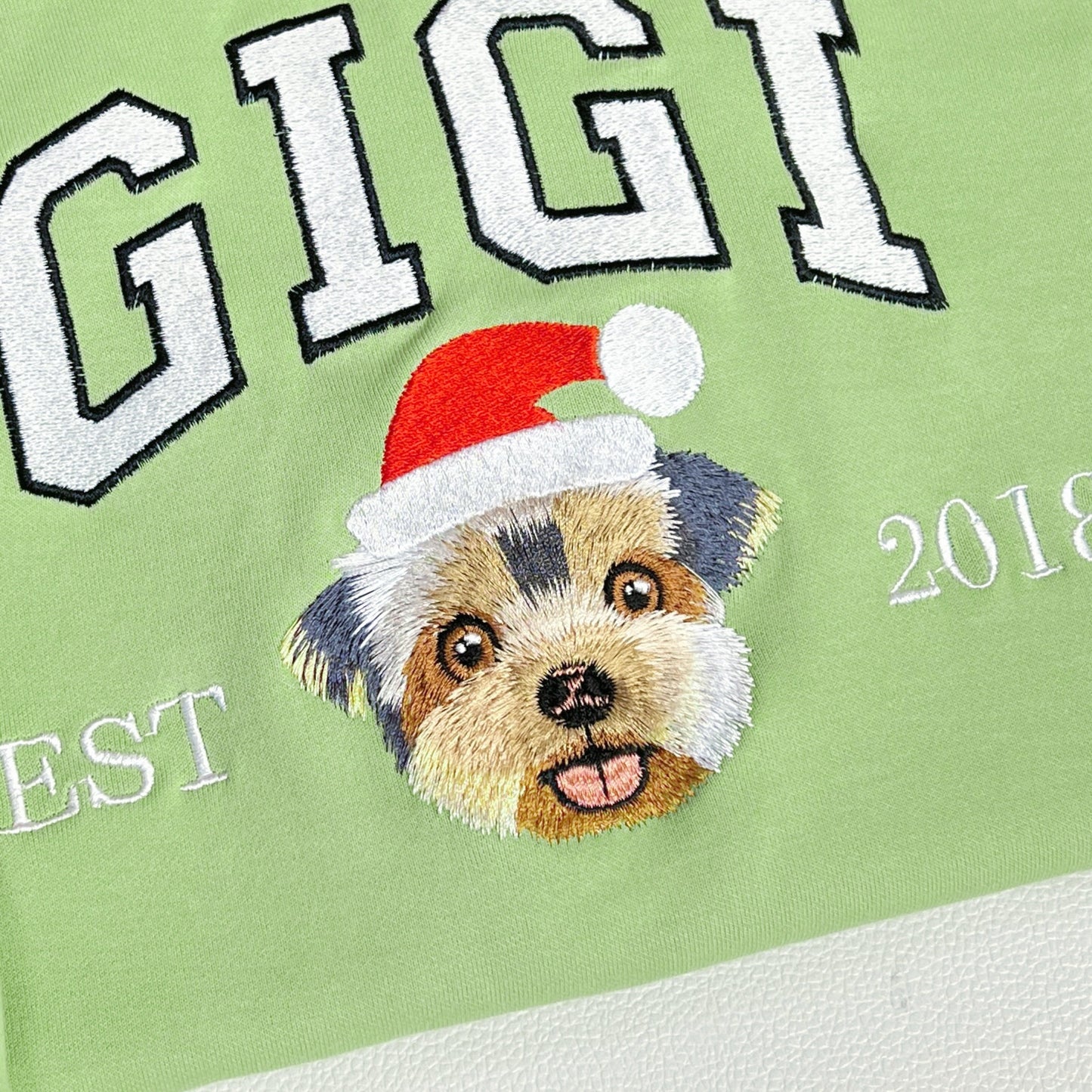 Custom geborduurde sweaters met dierenportrette