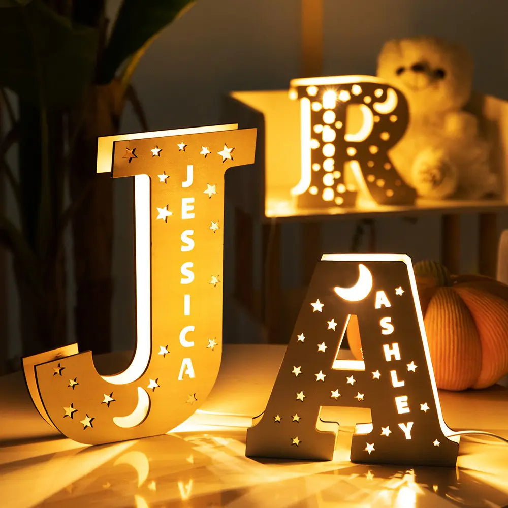 Gepersonaliseerd houten alfabet nachtlampje met naam